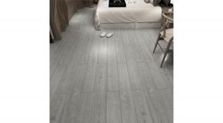 "Északi Zefír" Prémium SPC - Vinyl Padló Műanyag és kő kompozit keveréke 2,25 m2/csomag