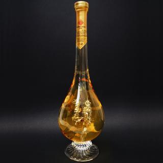 Díszes üveg - benne Kamasutra figura (0,5l)