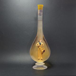 Díszes üveg - benne Orvos figura (0,5l)