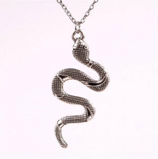 Ezüst színű kígyó nyaklánc