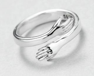 Ujjat átölelő ezüst gyűrű
