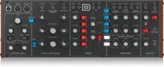 Behringer Model D Analóg Szintetizátor