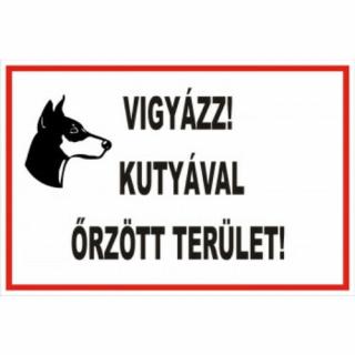 Kutyával őrzött terület! matrica 160x250mm