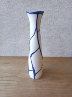 Aquincum porcelán váza - kék csíkos, szabálytalan forma