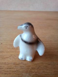 Hollóházi mini porcelán pingvin figura