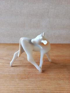 Hollóházi porcelán tehén figura