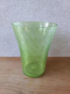 Karcagi fátyolüveg váza - fűzöld színben
