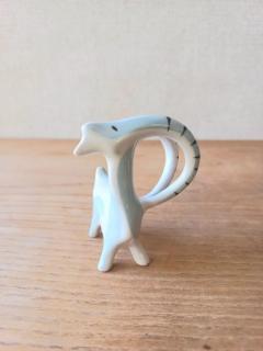 Kőbányai porcelán - kis zerge figura - ritkaság