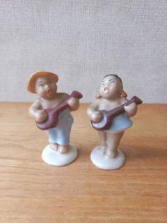 Ritka aquincumi porcelán figurák - Hawaii zenészek - fiú és lány