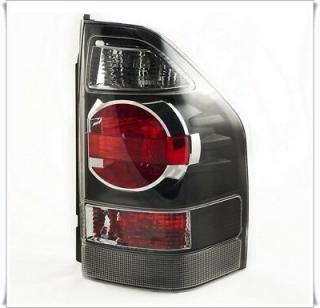 Mitsubishi Pajero hátsó lámpa üres jobb szürke/piros (3 ajtós) R 2007-
