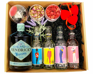 Exkluzív Nőnapi Hendricks Neptunia Gin Tonik szett díszdobozban