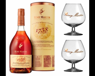 Remy Martin 1738 Accord Royal Cognac dd. 0,7L 40% + 2 ajándék pohár