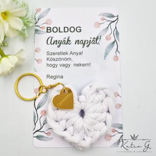 Horgolt szív kulcstartó gravírozott medállal, egyedi ajándékkártyán - 2 (több szín)