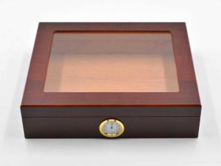 Humidor 30 szál szivar részére, cédrusfa szivar doboz, üvegtető, párásítóval, hygrométerrel - bordó, Angelo