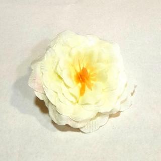 Fejvirág, sárgásfehér, mérete: kb. 4 cm