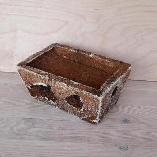 Tűzhető műkaspó, kis tégla, barna. Mérete: 14,5x10x6,5 cm