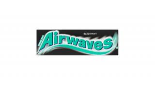 Airwaves Black Mint mentol- és ánizsízű rágógumi 14 g