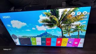 55sj850v sérült 138cm smart, slim fehér led tv, netflix hasznlattal.