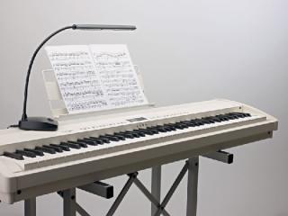 König  Meyer kottalámpa, zongoralámpa – 12 LED, 2500 lux, 110-240 V AC adapter 3 méter zsinórral, fekete  (KM-12296-000-55)
