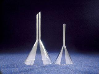 Üvegtölcsér (60 mm)