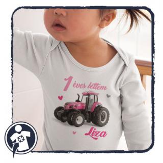 Rózsaszín traktoros szülinapi bababody/póló névvel (Lányos)