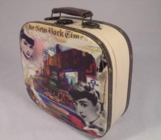 11-S-25/M Kisbőrönd Audrey Hepburn mintával