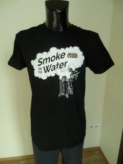 Grilltársaság "Water on the smoke" egyedi póló, L-es méret