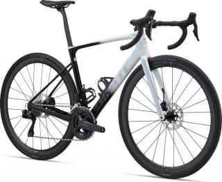 Giant Defy Advanced Pro 1 Szín: Unicorn White/Black/Chrome Méret: M