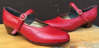 Piros karaktercipő,hagyományőrző,újasszony cipő
