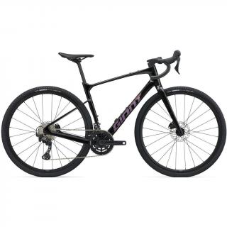 Giant Revolt Advanced 2 Carbon 2025 Férfi Gravel Kerékpár