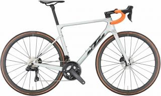 KTM REVELATOR ALTO MASTER starlight silver (black+orange) 2023 Férfi Országúti Kerékpár