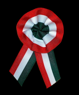 Kokárda két részből, biztosítótűvel. 80 mm magas. 170 Ft/db (20 db/csomag) ()