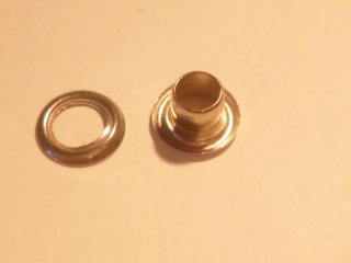 Ringli karika 4 mm réz alapú ezüst színű.16 Ft/pár (100pár/cs) ()