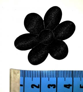 Szatén virág 45 mm fekete színben (2D) . 30 Ft/db ( 5 db-tól) ()