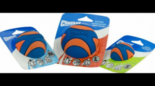 Chuckit! Ultra Squeaker Ball csipogó – S