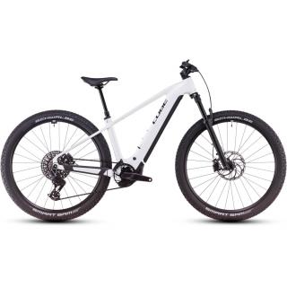 Cube Reaction Hybrid SLT 800 Metallicwhite'n'Black 27,5" 2025 ebike kerékpár