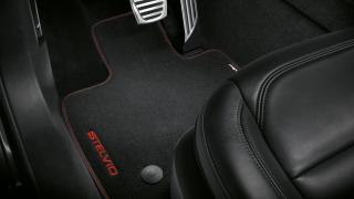Alfa Romeo Stelvio Textilní koberce černo-červené