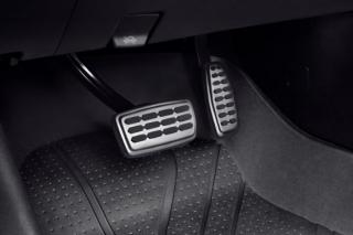 Chevrolet Balíček sportovního pedálu a krytu automatické převodovky