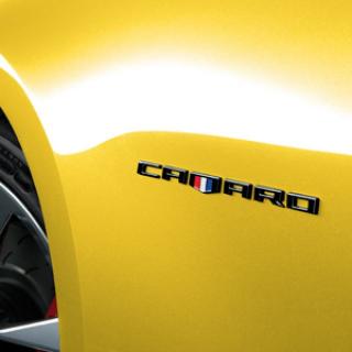 Chevrolet Camaro 6.gen Emblémy Camaro v černé barvě