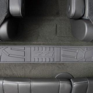 Chevrolet Jednodílná podlahová rohož Premium All-Weather pro třetí řadu sedadel v černé barvě Jet Black s logem Z71