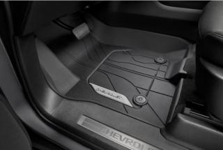 Chevrolet Podlahové vložky Premium do první řady v černé barvě Jet Black s nápisem Chevrolet
