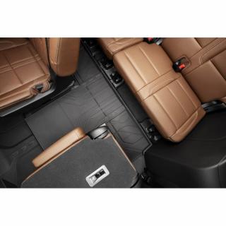 Chevrolet Suburban 12.gen Interlocking Premium All-Weather Floor Liner pro třetí řadu sedadel v černé barvě Jet Black (pro modely s kapitánskými…