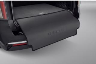 Chevrolet Tahoe 5.gen Chránič zadního nárazníku v černé barvě s nápisem Chevrolet