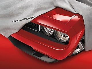 Dodge Challenger ochranná plachta s logem Challenger