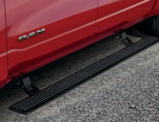 Dodge RAM DT Nášlapy Power Running Boards 82215287AD