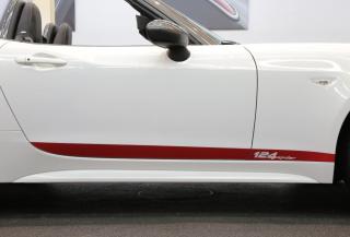 Fiat 124 Spider Samolepky 124 červené na dveře