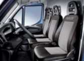 Iveco Daily Transporter line Dvojsedadlo se středními bezpečnostními pásy a zásuvkou