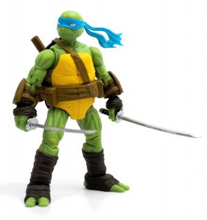 Teenage Mutant Ninja Turtles BST AXN - Akciófigura - Leonardo (IDW Comics)