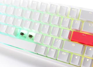 Billentyűzet Ducky ONE 2 SF MX Silent Red RGB LED Magyar (HU) Fehér