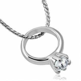 Ezüst színű nyaklánc, cirkónia kristályos gyűrű medállal